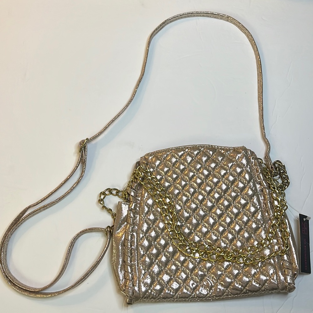 Sexy No Boundaries gold crossbody bag 🌻